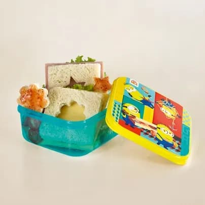 Contenedor con cubiertos de Minions 