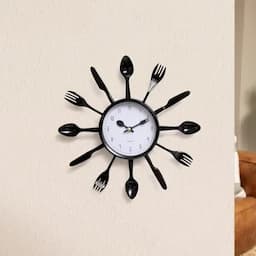 Reloj decorativo de utensilios-0